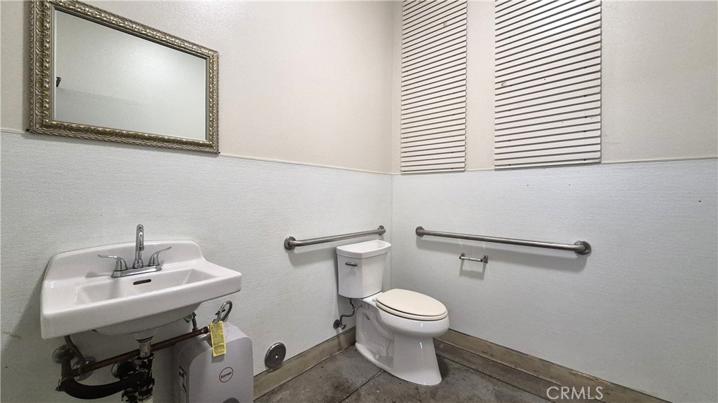 14920 Main St Unit #3 Property Photo 6