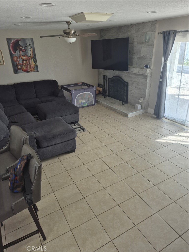 37149 Camarillo Property Photo 8