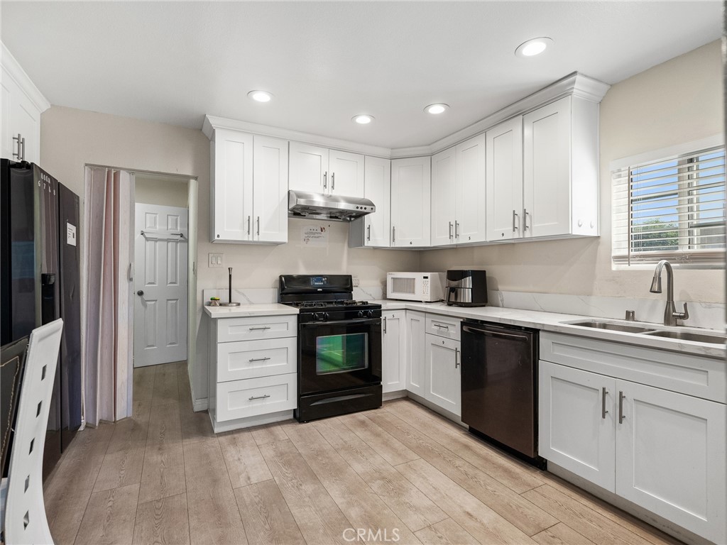 3361 Meeker Avenue Property Photo 8