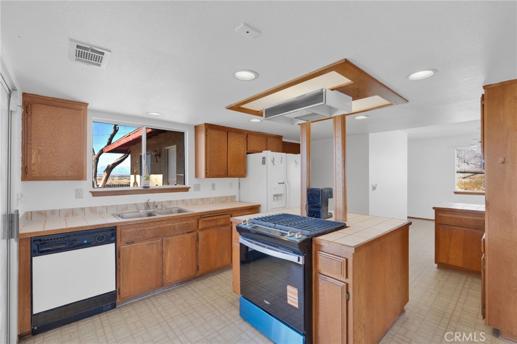 22677 Dexter Property Photo 11