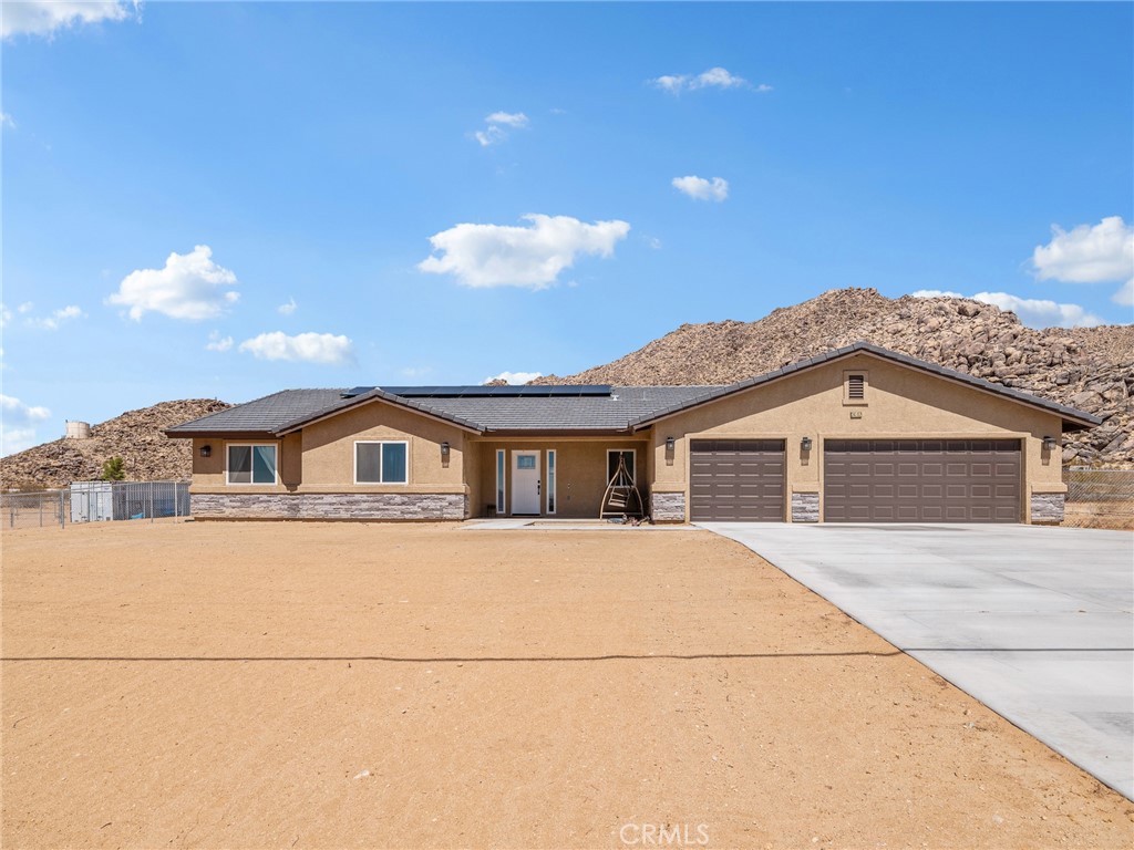 24162 Shoshone Road Property Photo 2