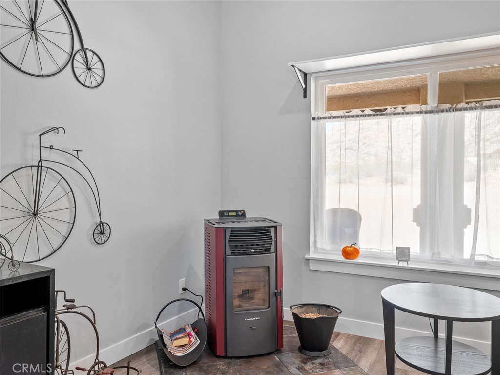 24162 Shoshone Road Property Photo 8
