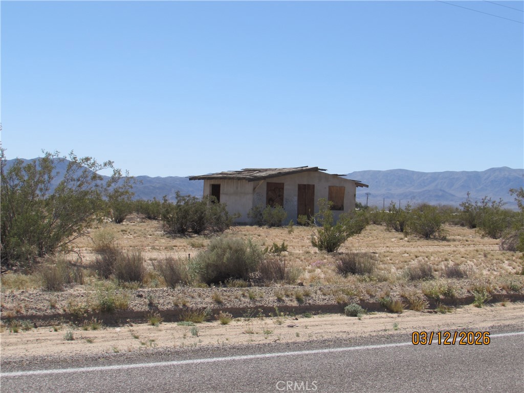 42 Amboy Property Photo 5