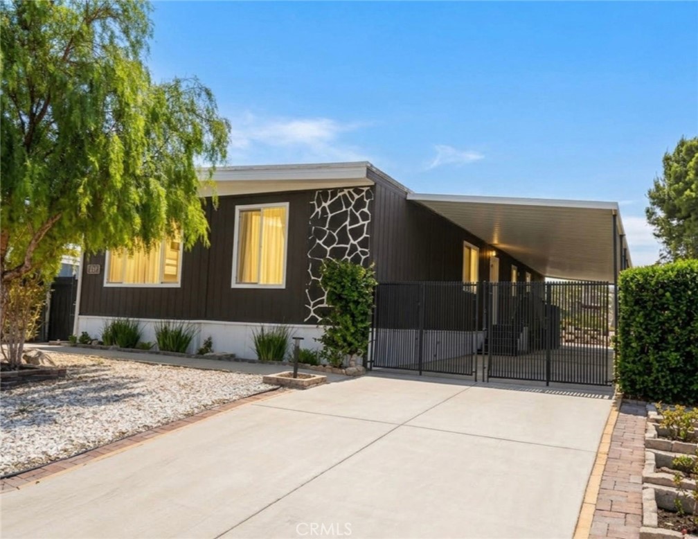 13870 Rodeo Property Photo 1