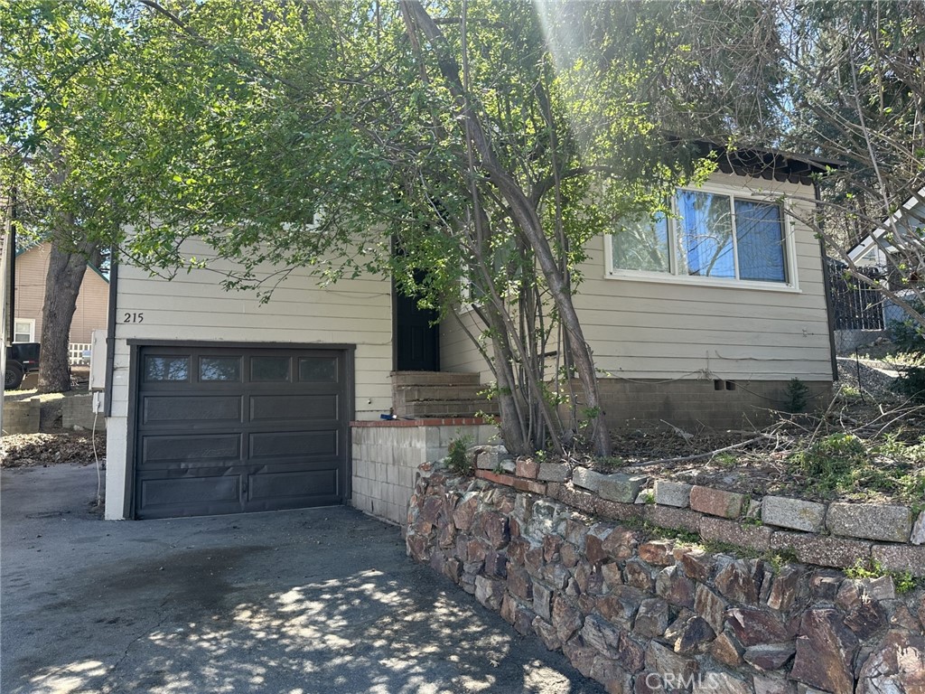 215 Western Property Photo 1