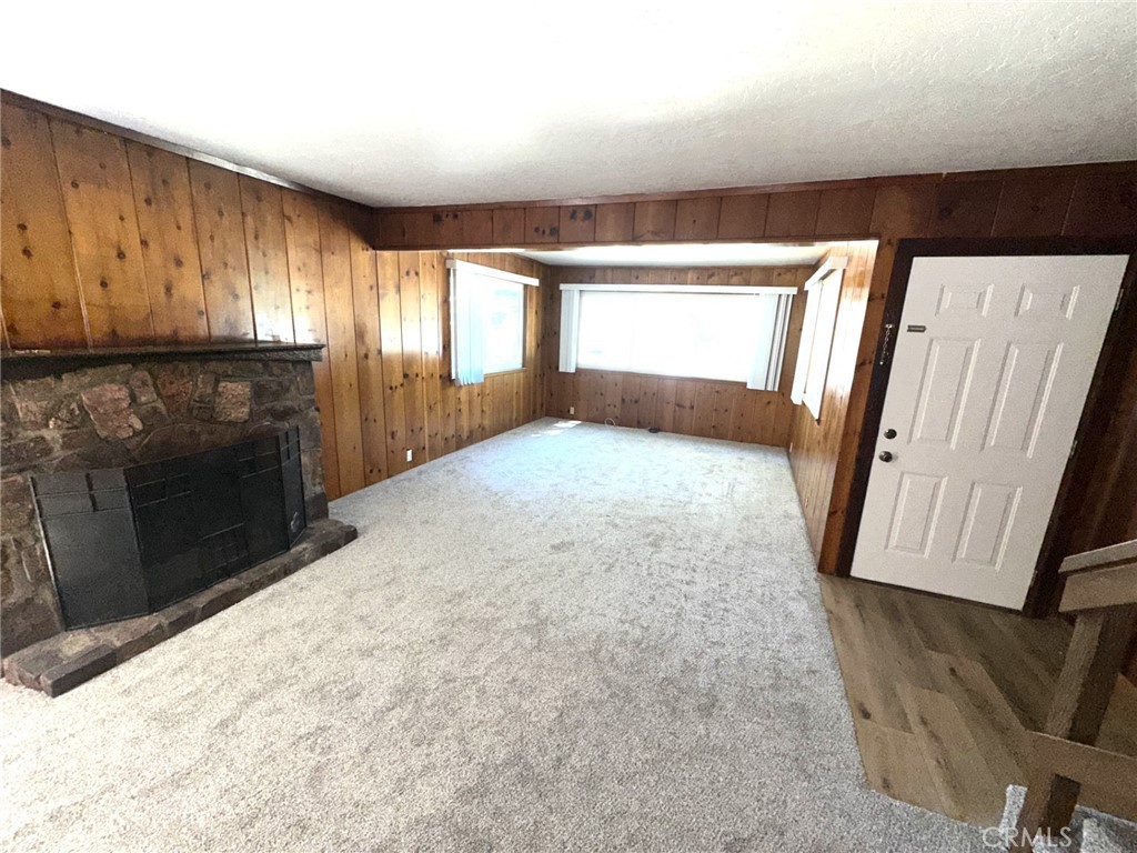 215 Western Property Photo 2
