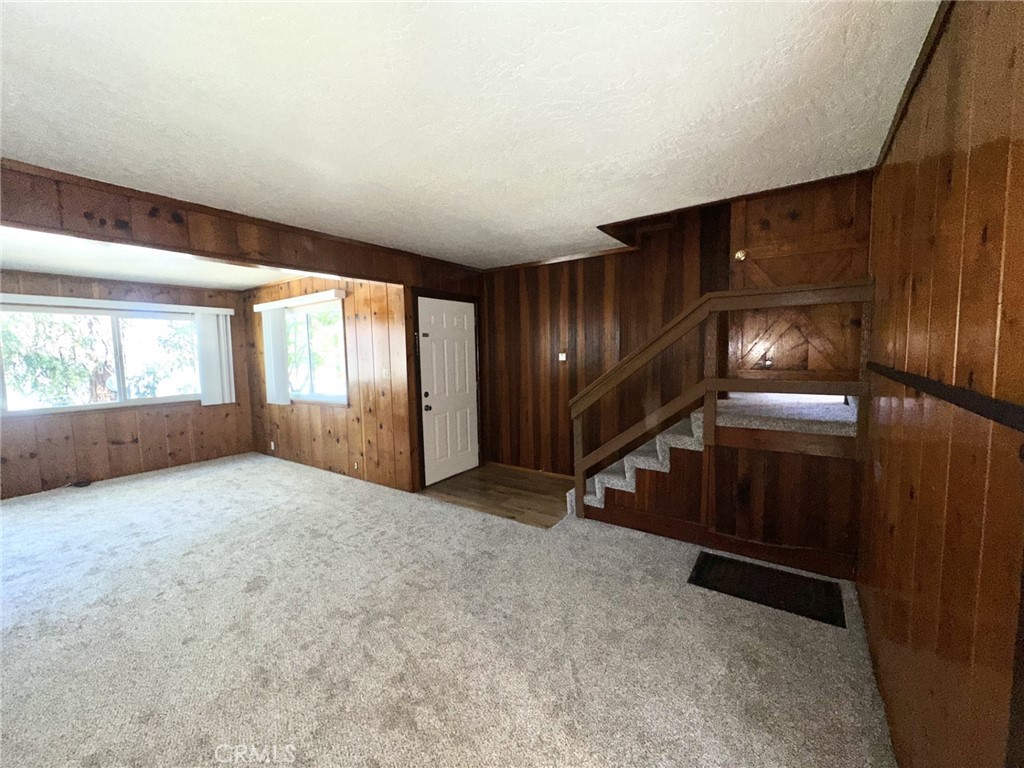 215 Western Property Photo 3