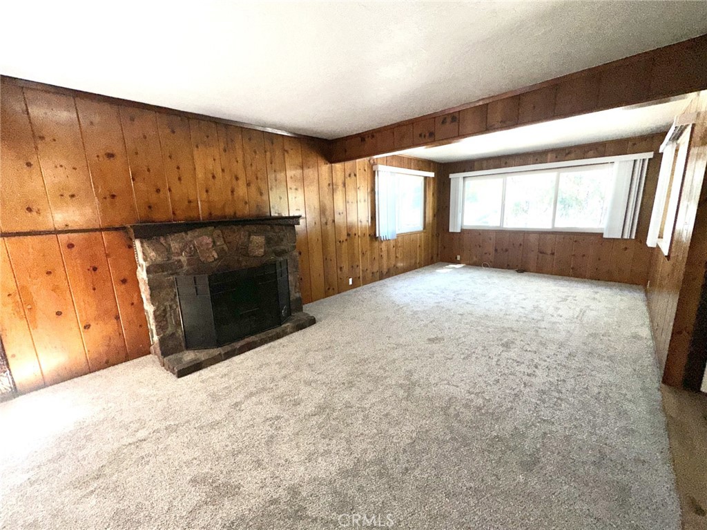 215 Western Property Photo 4
