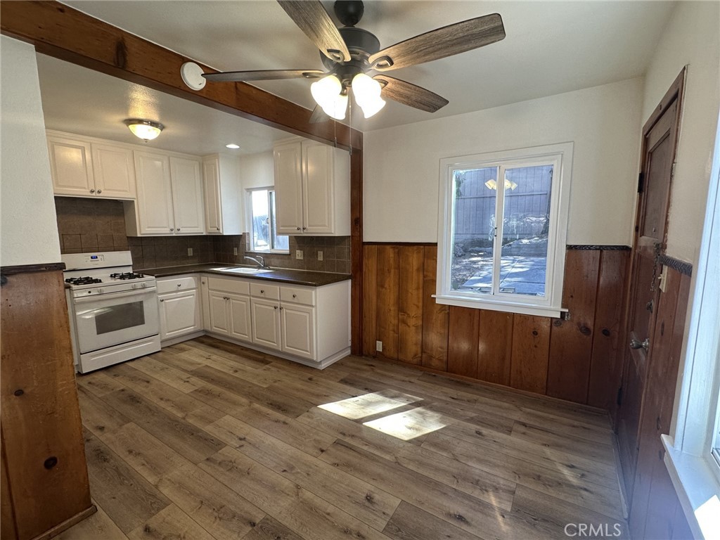 215 Western Property Photo 6