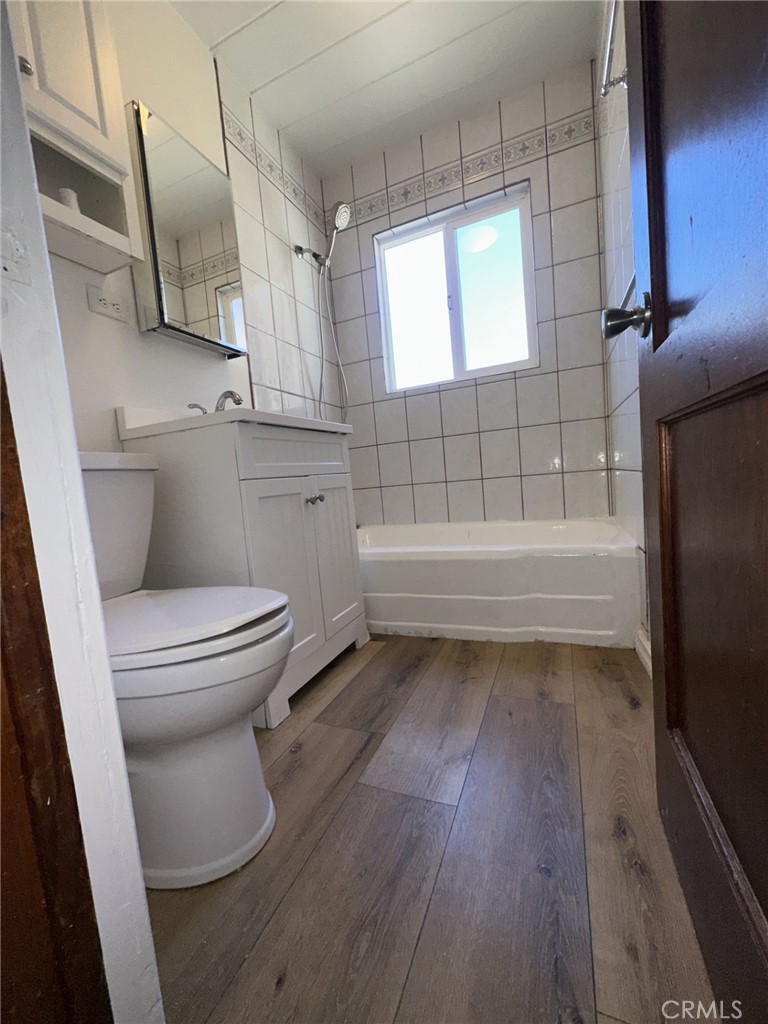 215 Western Property Photo 10