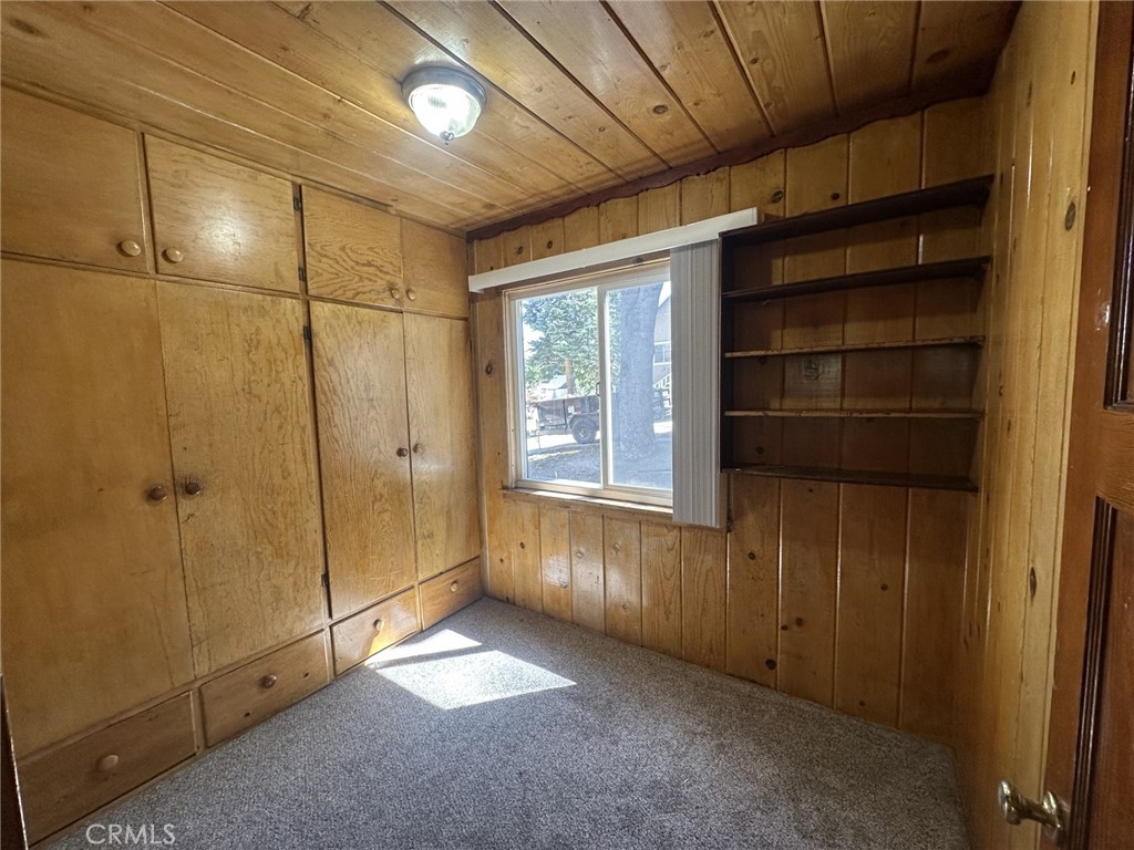 215 Western Property Photo 14