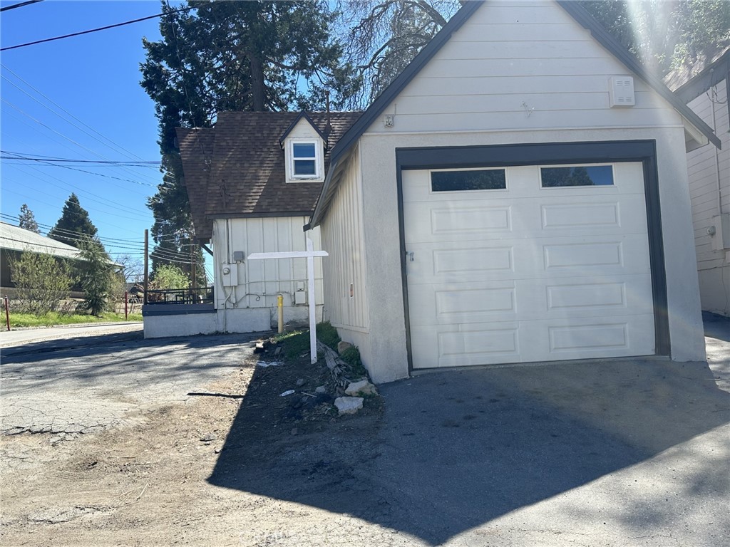 29135 Hook Creek Property Photo 2