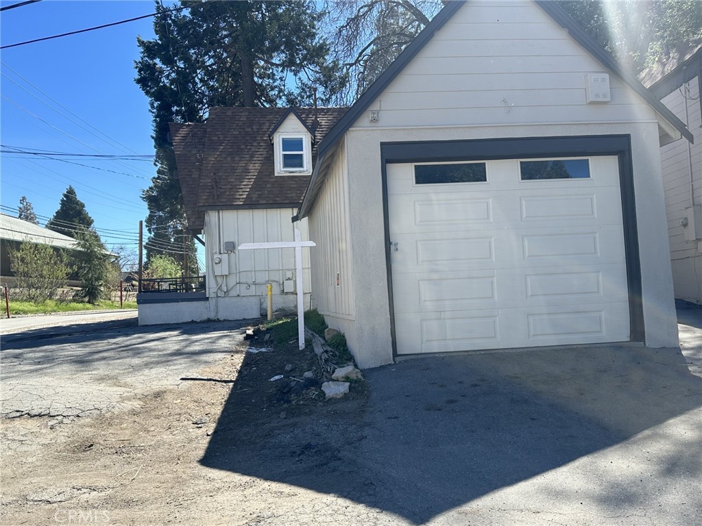 29135 Hook Creek Property Photo 2