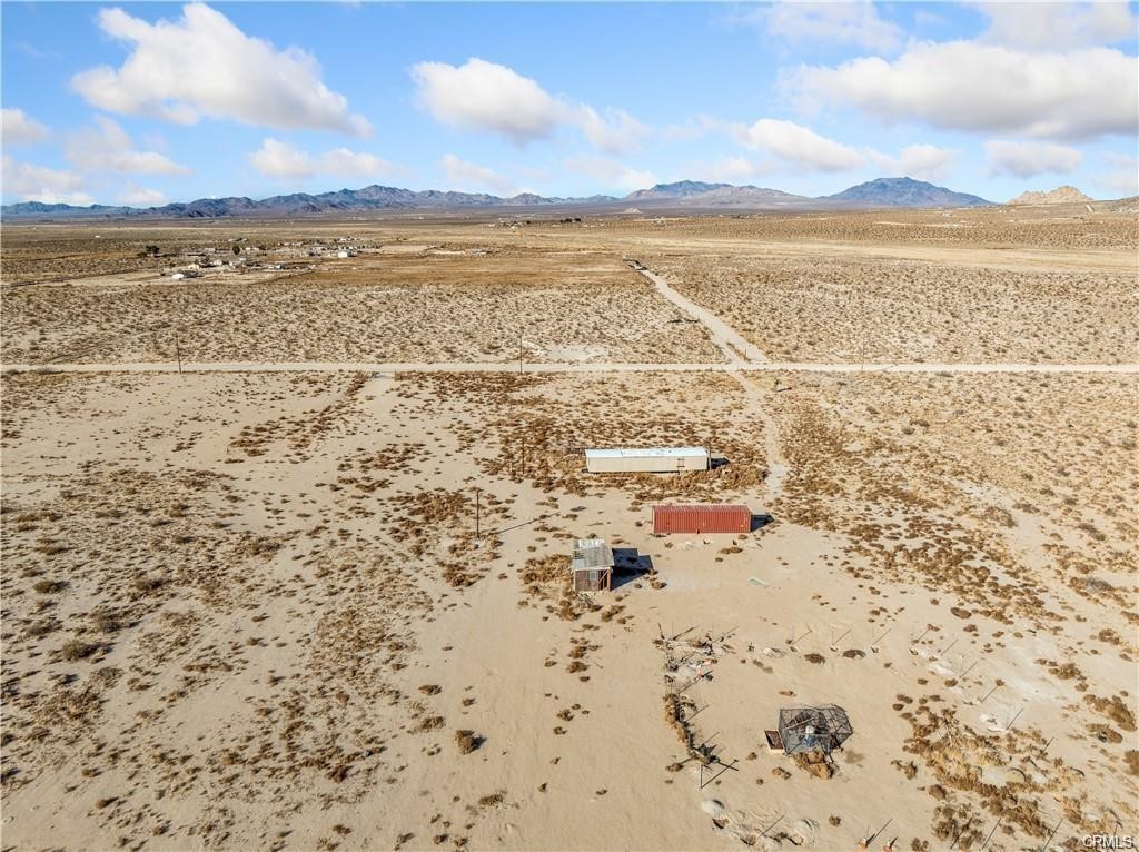 37023 Rabbit Springs Road Property Photo 5