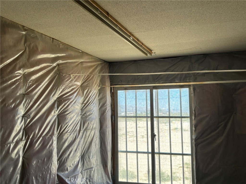 37023 Rabbit Springs Road Property Photo 8