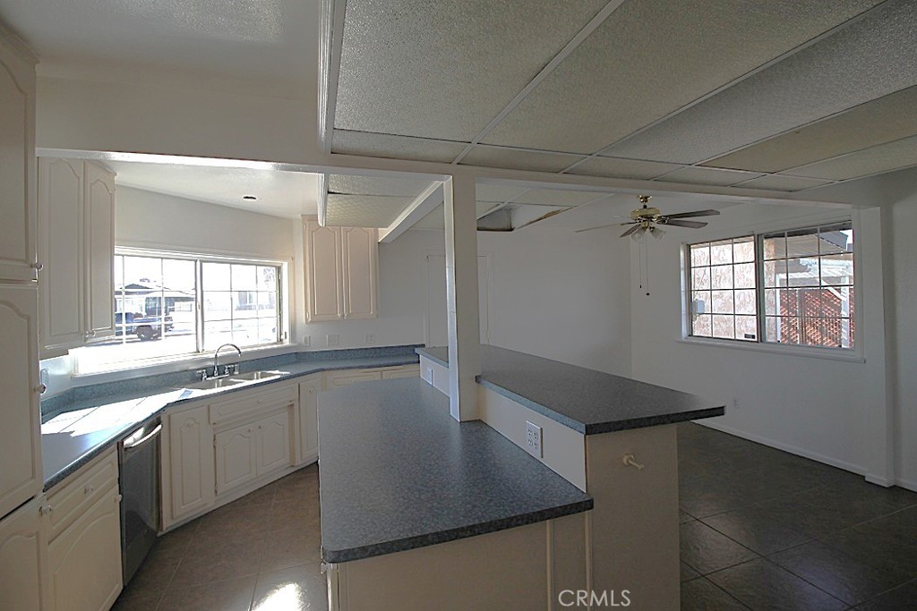 1105 Bigger Property Photo 5
