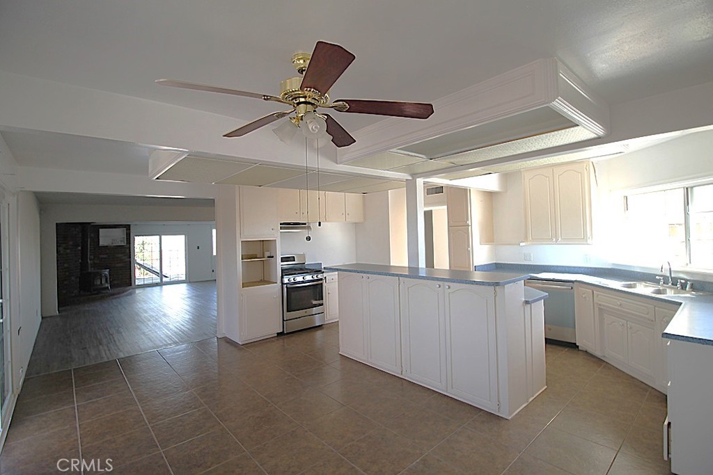 1105 Bigger Property Photo 7