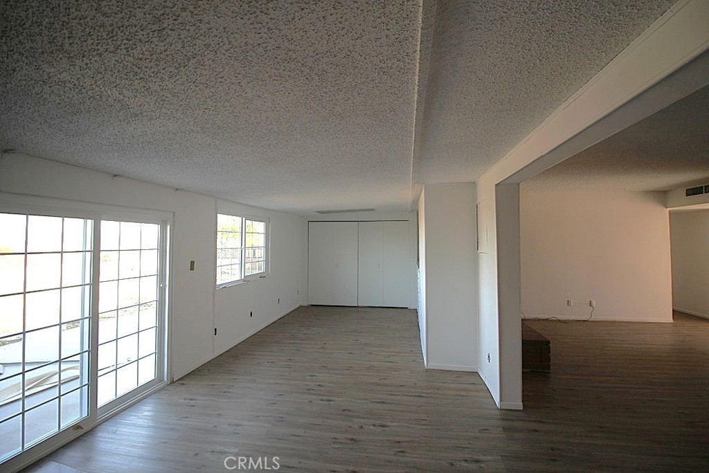 1105 Bigger Property Photo 11