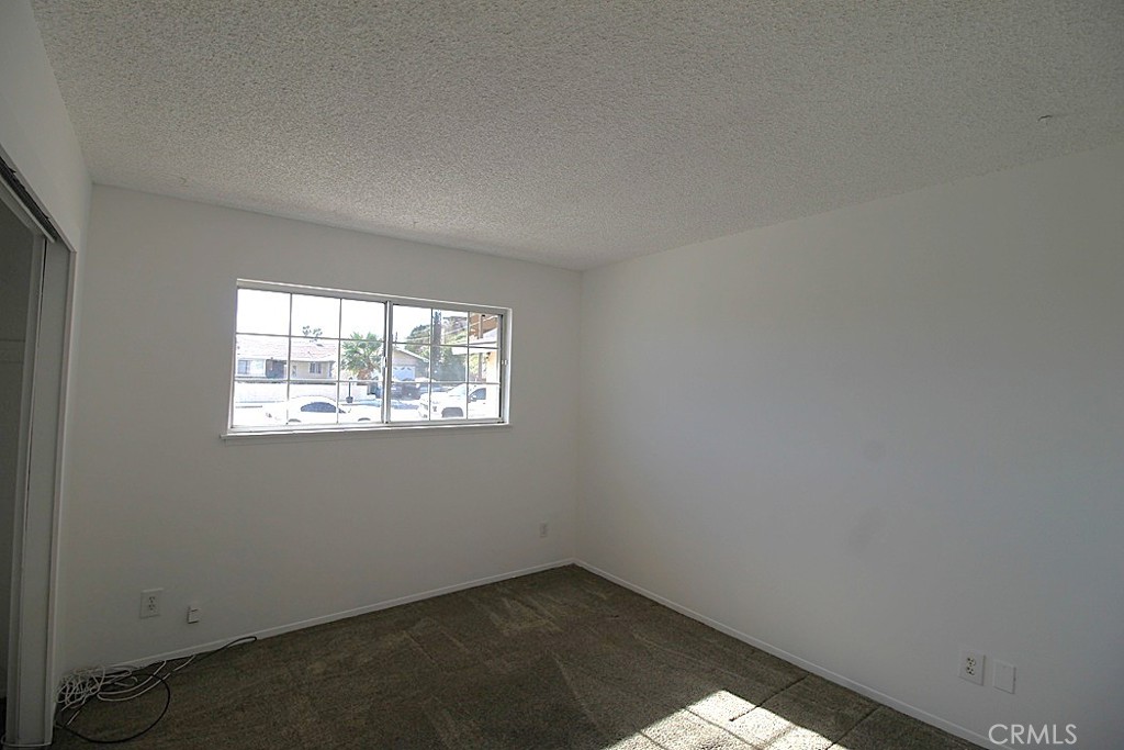 1105 Bigger Property Photo 16
