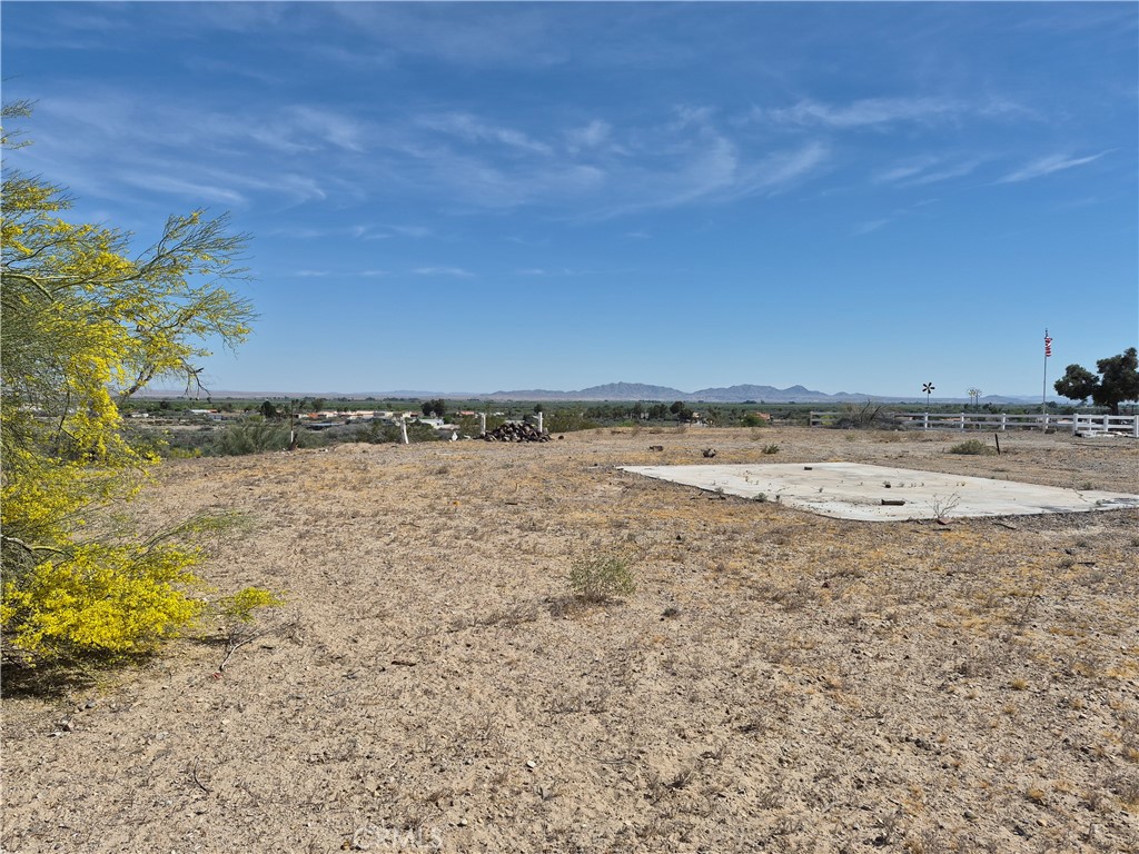 7373 Oneida Property Photo 3
