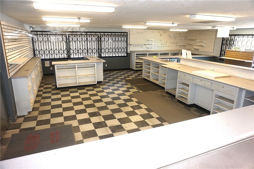 11810 I Avenue Property Photo 4
