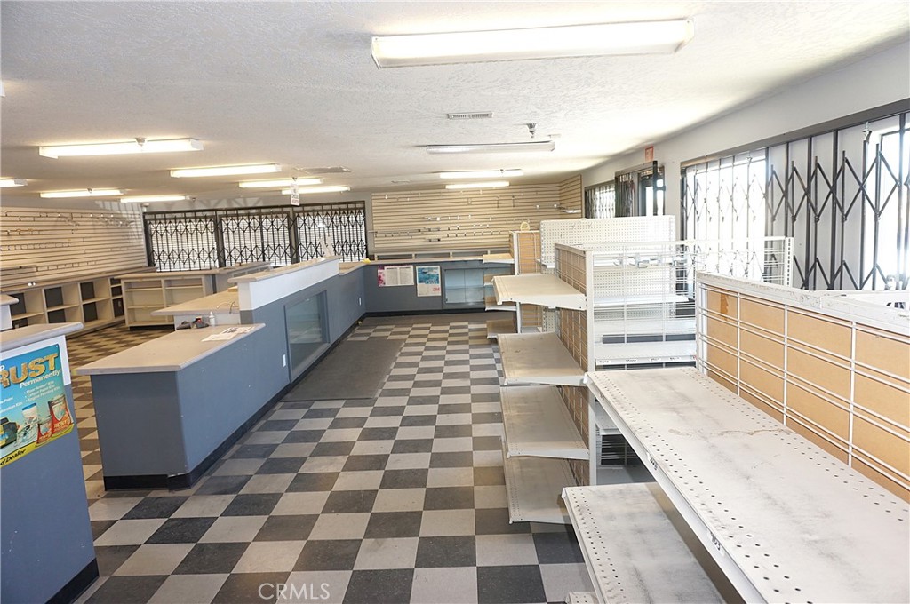 11810 I Avenue Property Photo 8