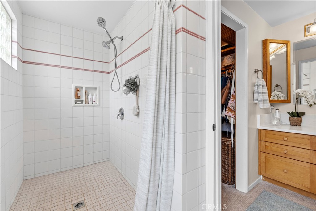 5375 Chaumont Property Photo 24