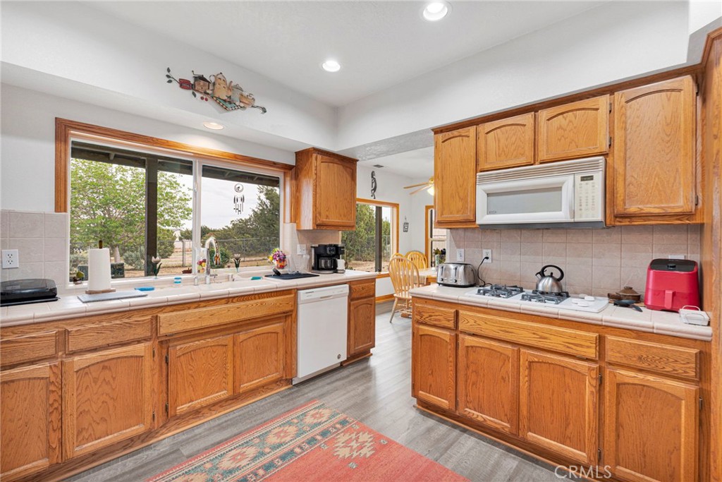 12830 Cedar Property Photo 21