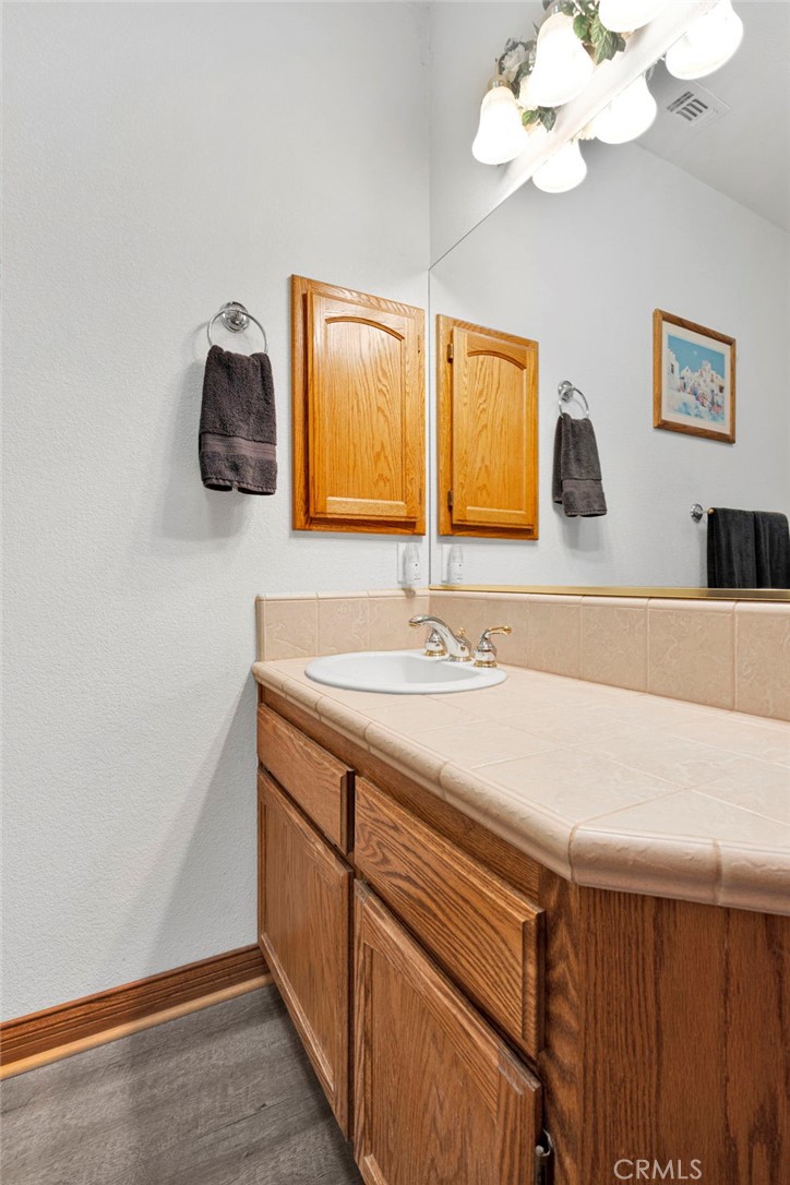 12830 Cedar Property Photo 27