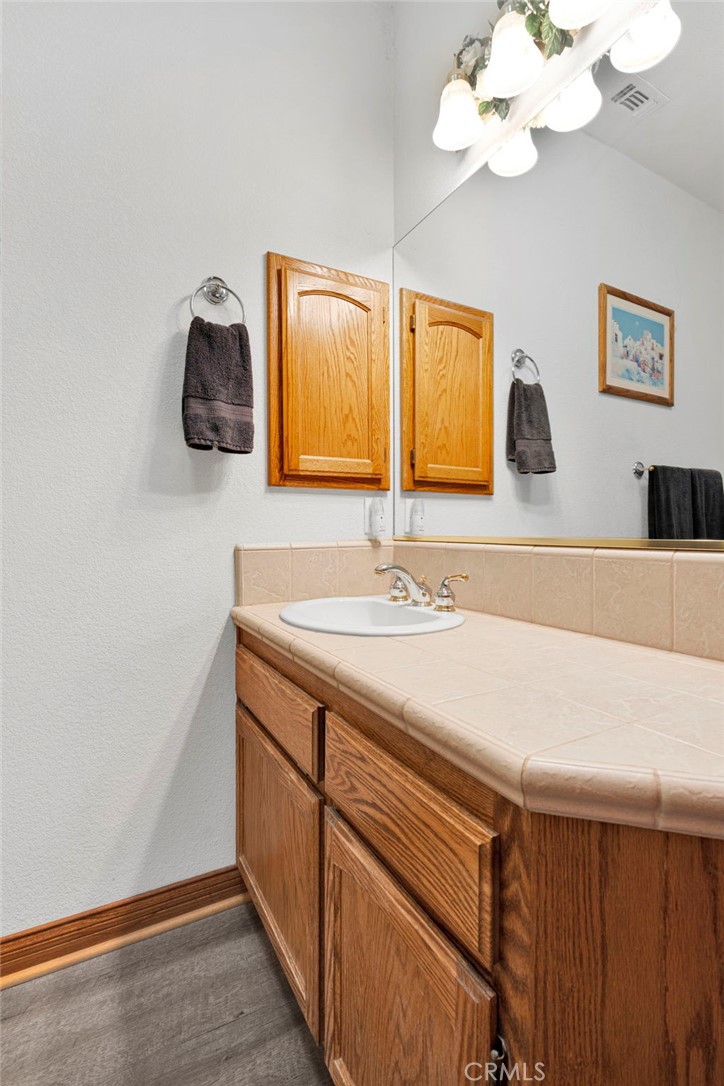 12830 Cedar Property Photo 27