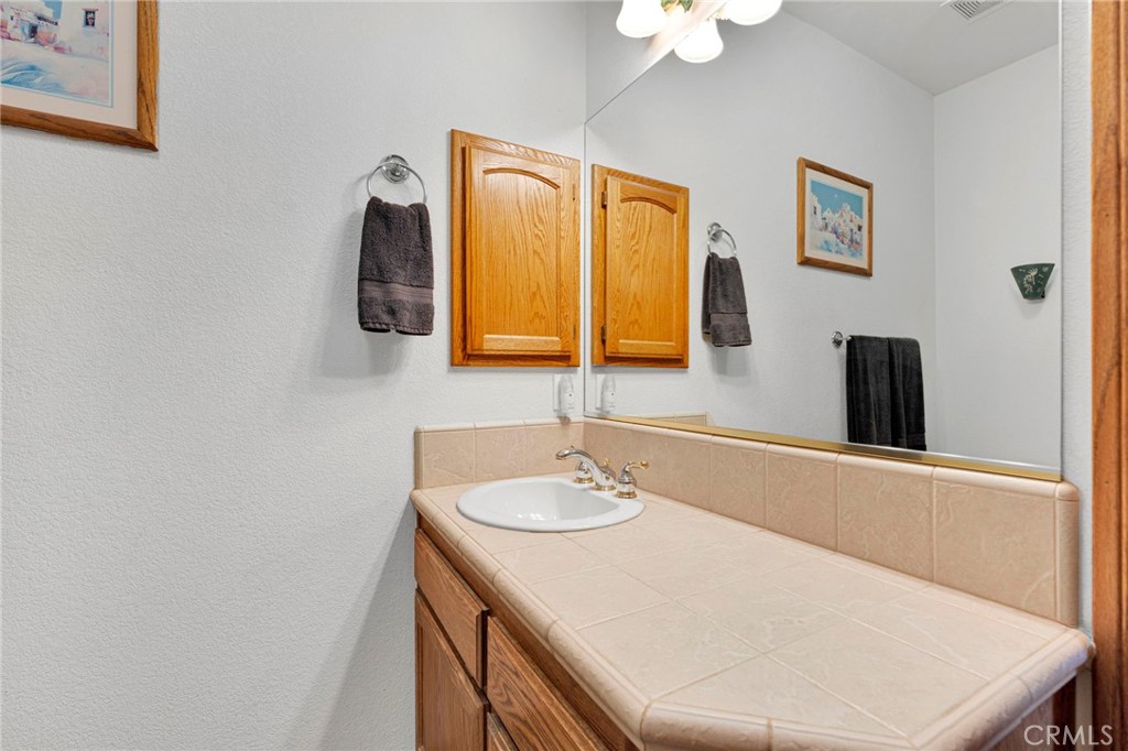 12830 Cedar Property Photo 28