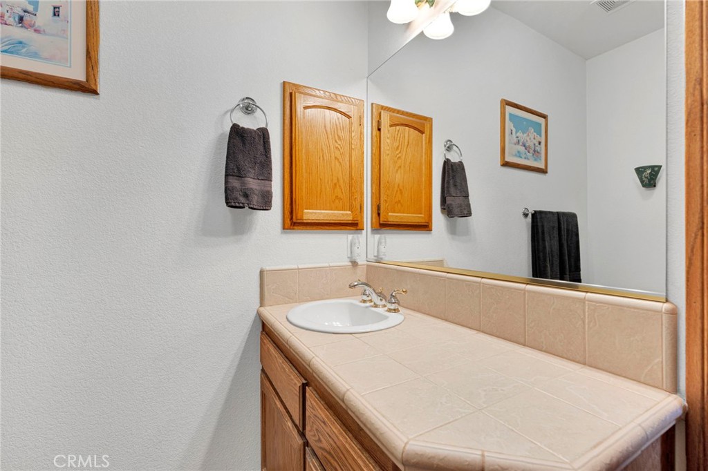 12830 Cedar Property Photo 28