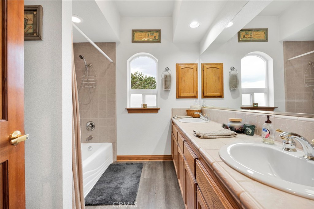 12830 Cedar Property Photo 32