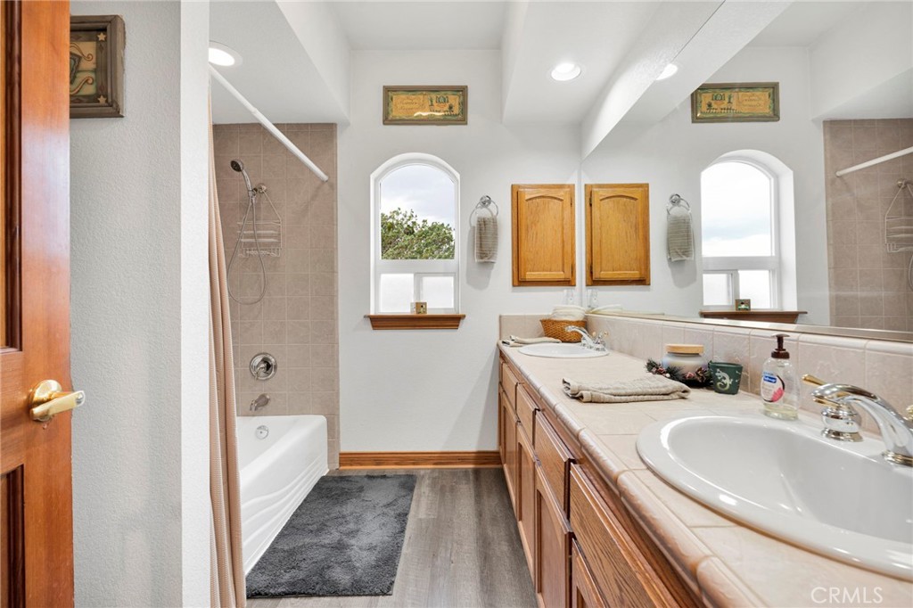 12830 Cedar Property Photo 32