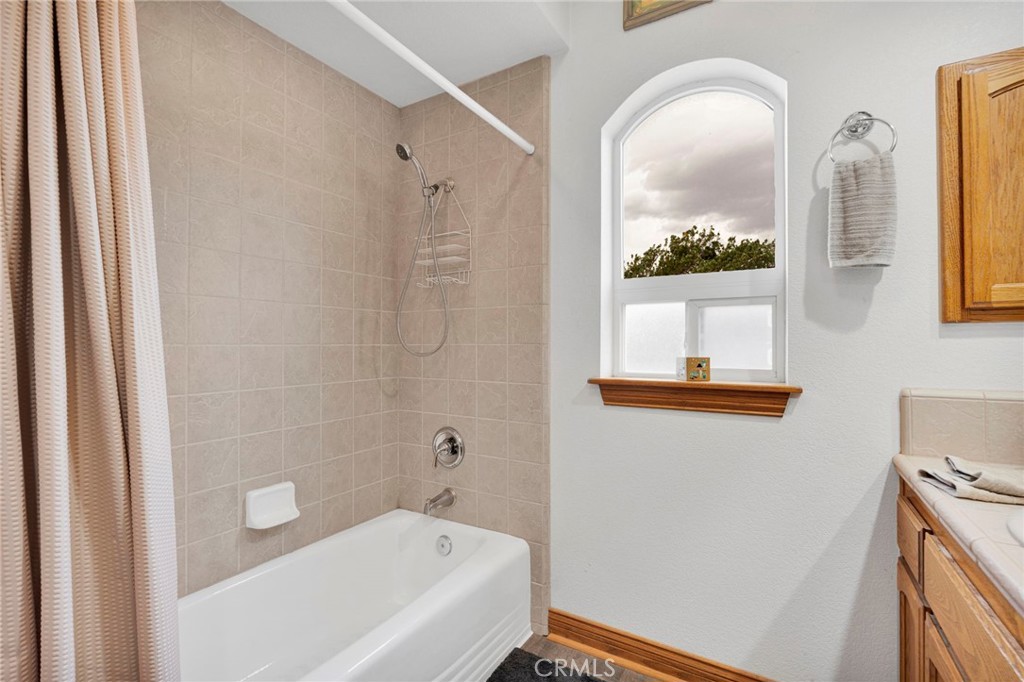 12830 Cedar Property Photo 33