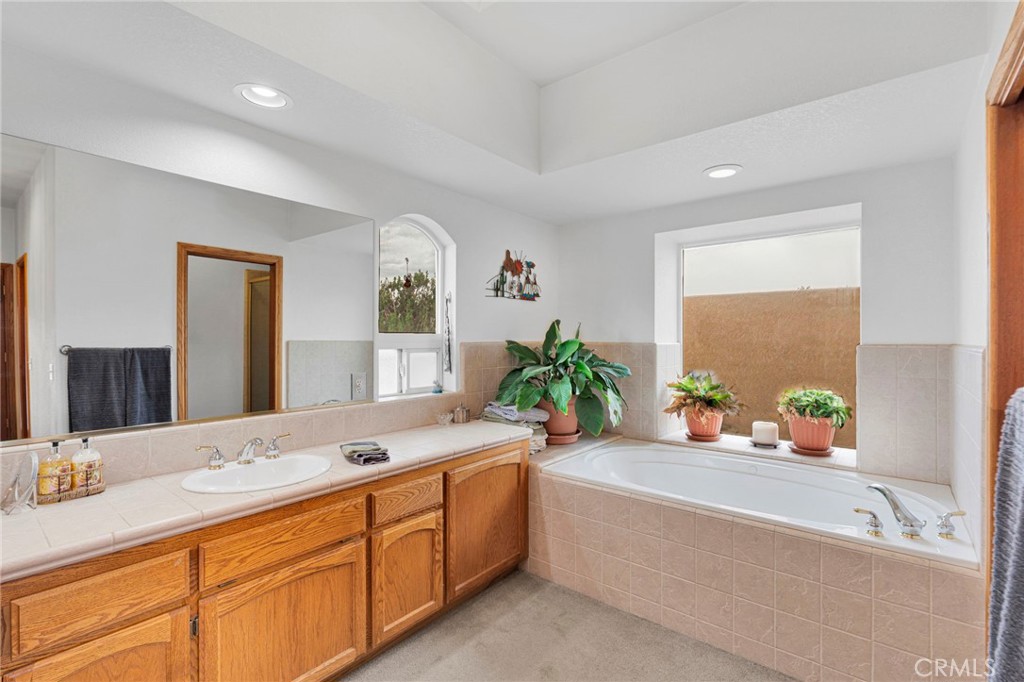 12830 Cedar Property Photo 43