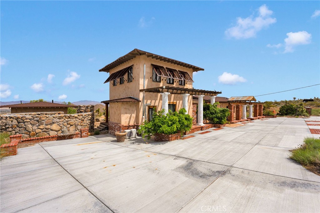 7985 Baker Property Photo 4