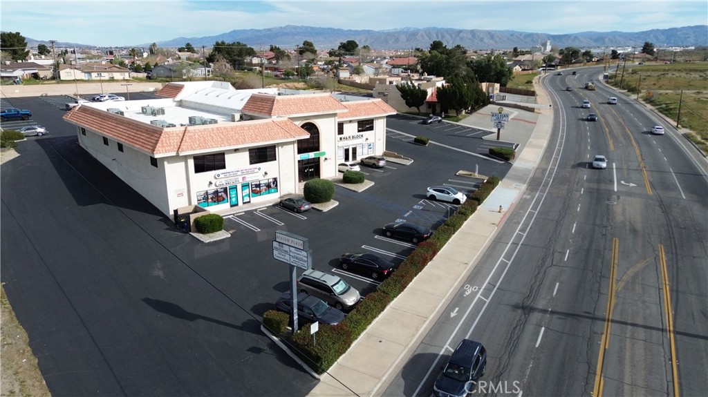 14075 Hesperia Property Photo 4