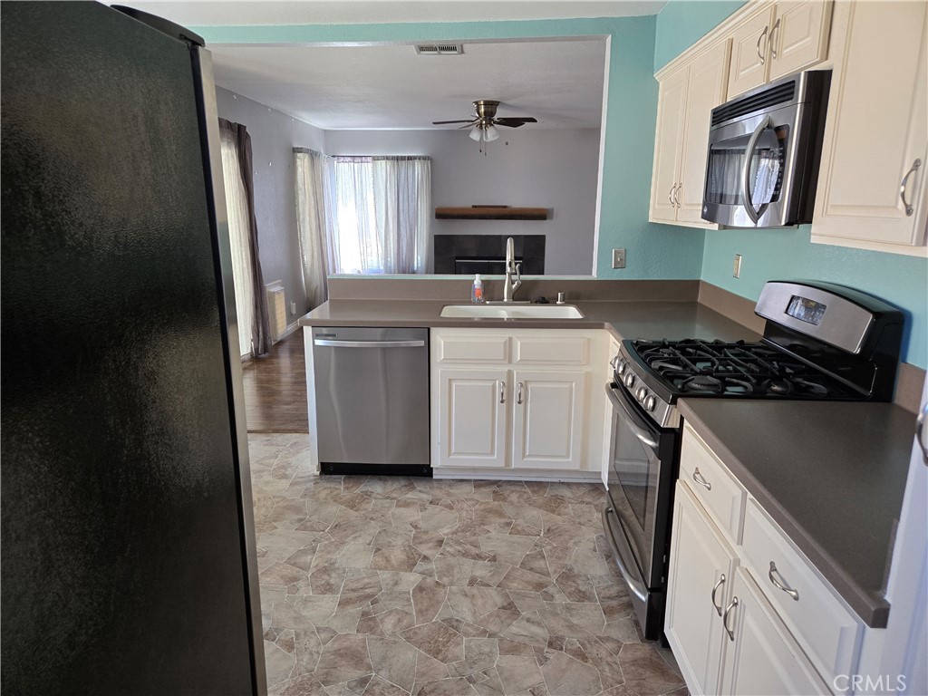 1249 Bradford Property Photo 5