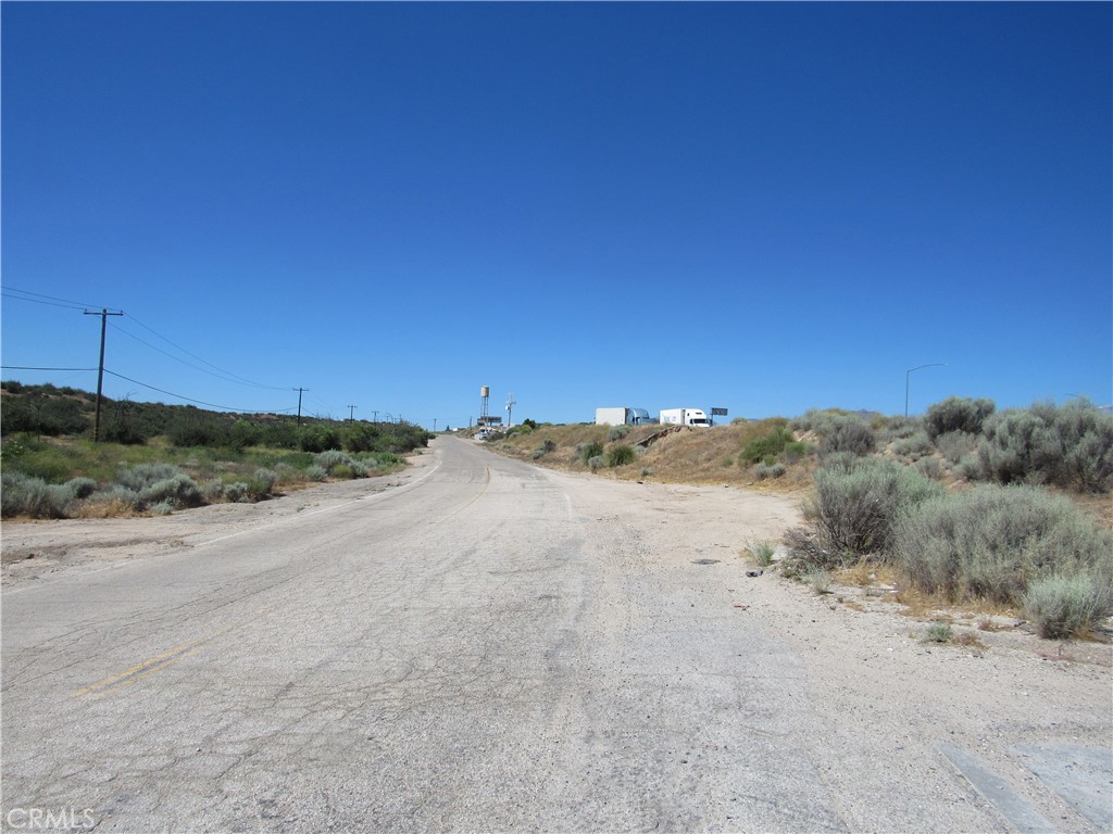5940 Mariposa Road Property Photo 4