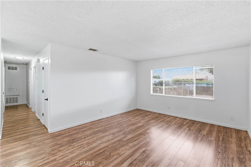 21739 Panoche Road Property Photo 6