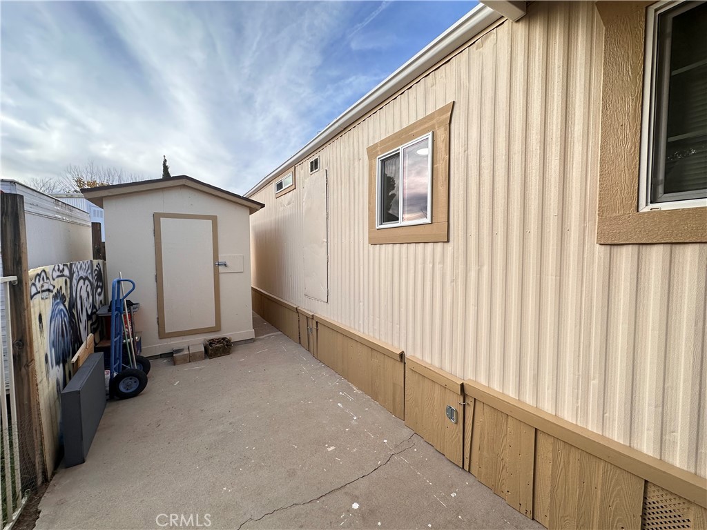 9426 Tamarisk Avenue 81 Property Photo 3