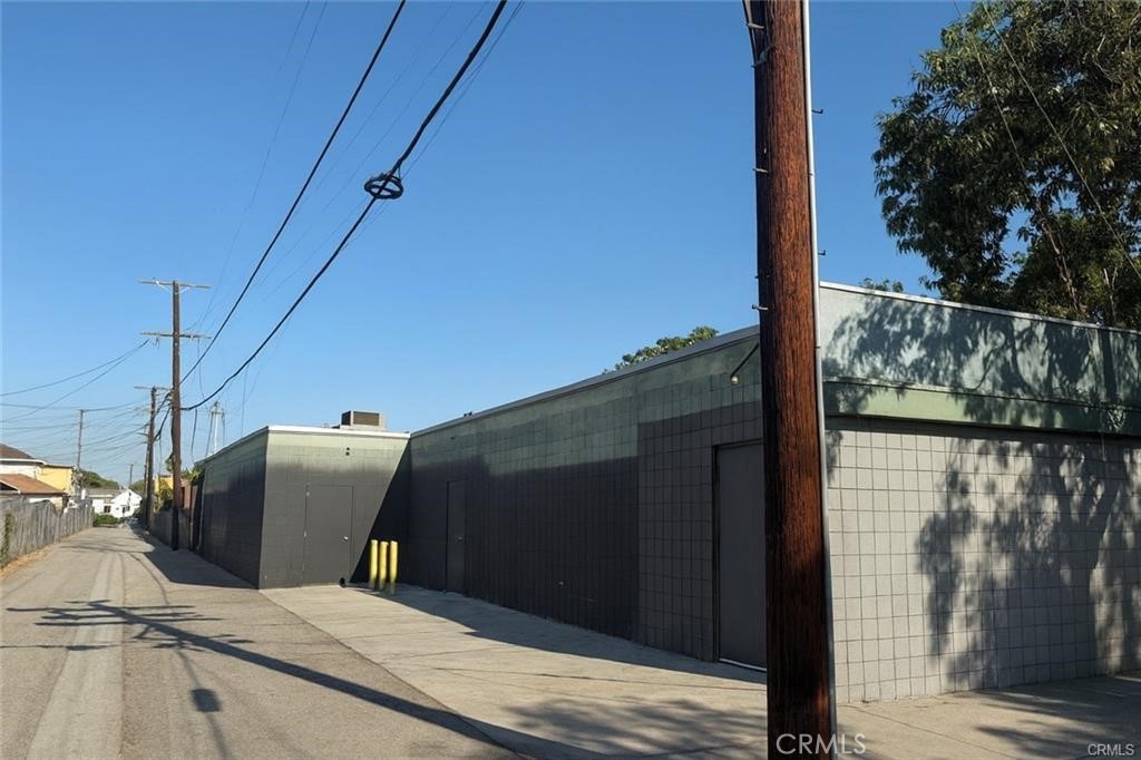 9307 S Central Property Photo 3