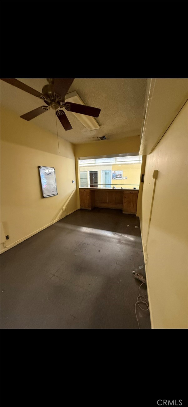 9307 S Central Property Photo 6