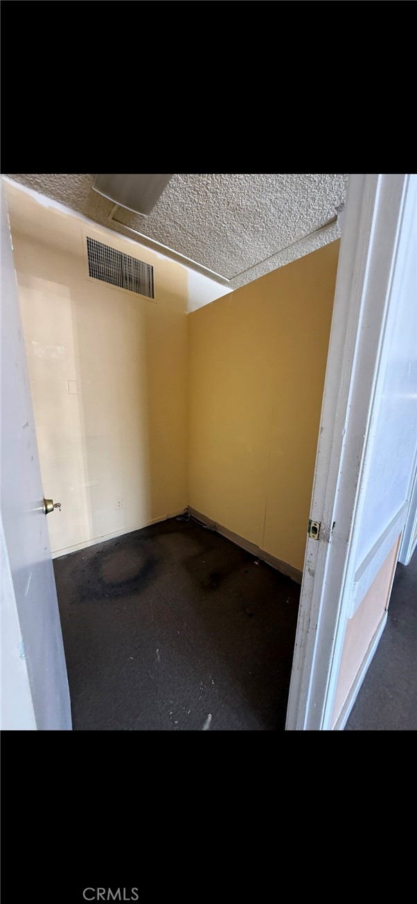 9307 S Central Property Photo 19