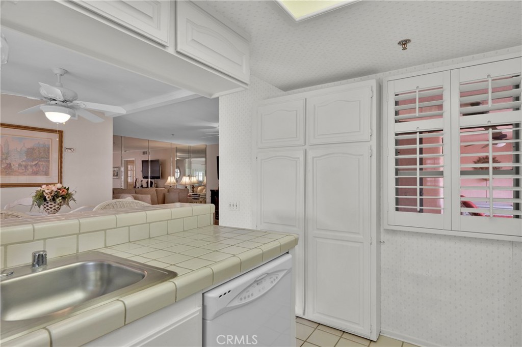 500 E Amado Road 407 Property Photo 19