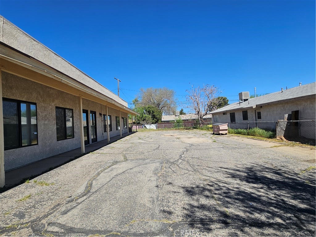 16000 Yucca Street Property Photo 9