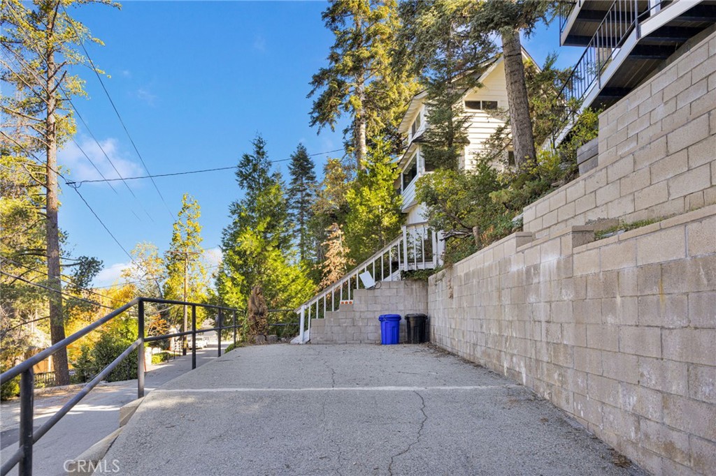 28919 Palisades Property Photo 4