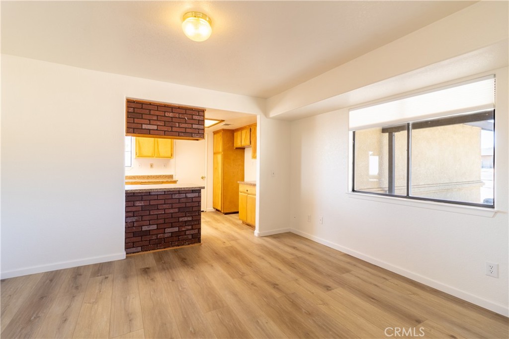 19014 Vine Property Photo 3