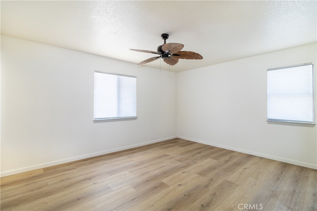 19014 Vine Property Photo 12